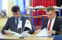 Podpisanie umowy patronackiej między WNH UMK a LO im. ks. J. St. Pasierba w Pelplinie; Pelplin, 29 kwietnia 2016 r.
