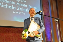 Prof. J. Dumanowski z IHiA UMK laureatem Nagrody Prezydenta Miasta Torunia za rok 2015; Toruń, 23 czerwca 2016 r. (zdjęcie ze strony www.torun.pl)